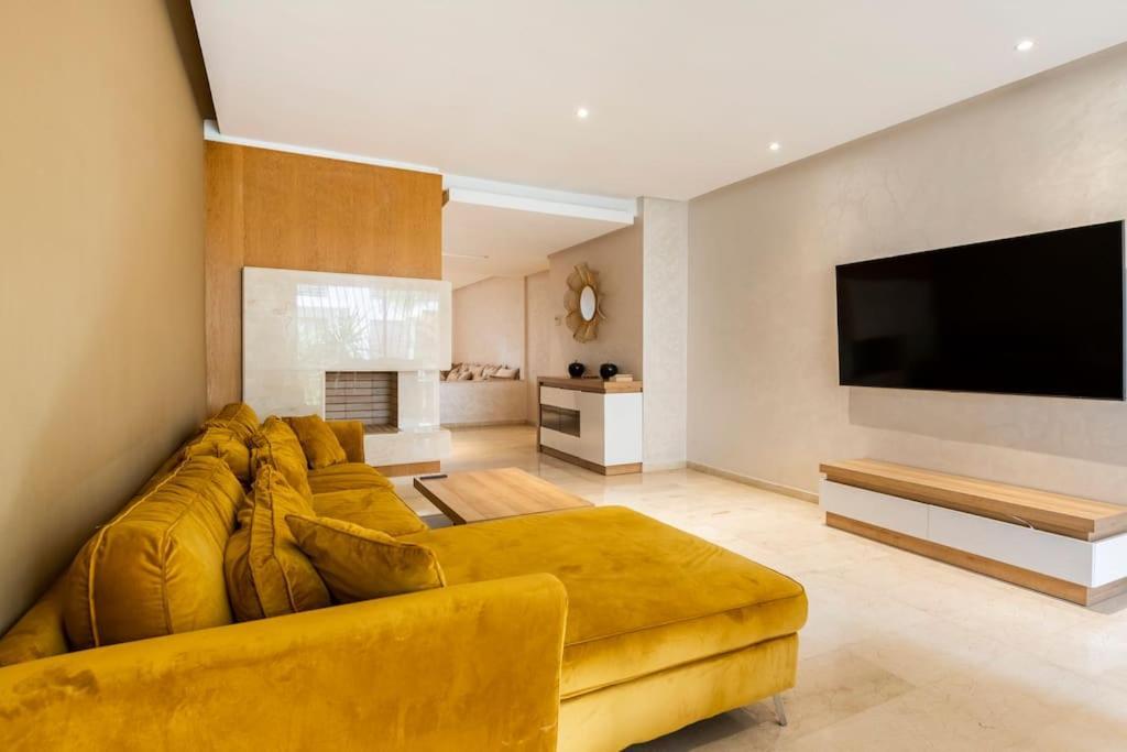 Luxury Prestigia Close To Champs De Course Parc Fez Exterior photo